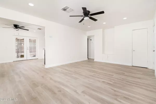 Phoenix, AZ 85009,3015 W ROOSEVELT Street