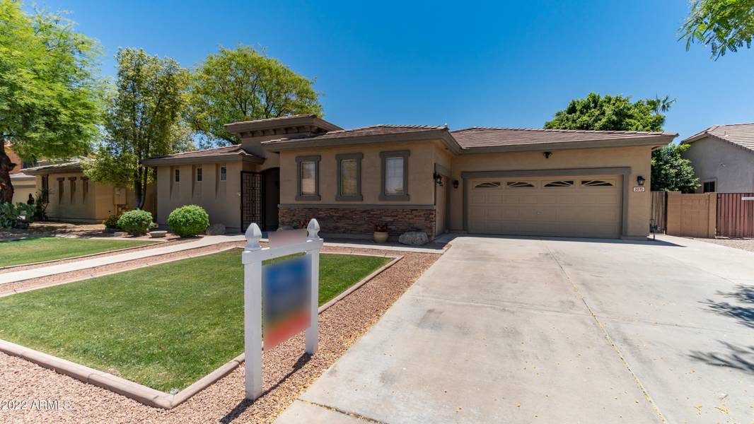 3075 E CORNELL Avenue, Gilbert, AZ 85234