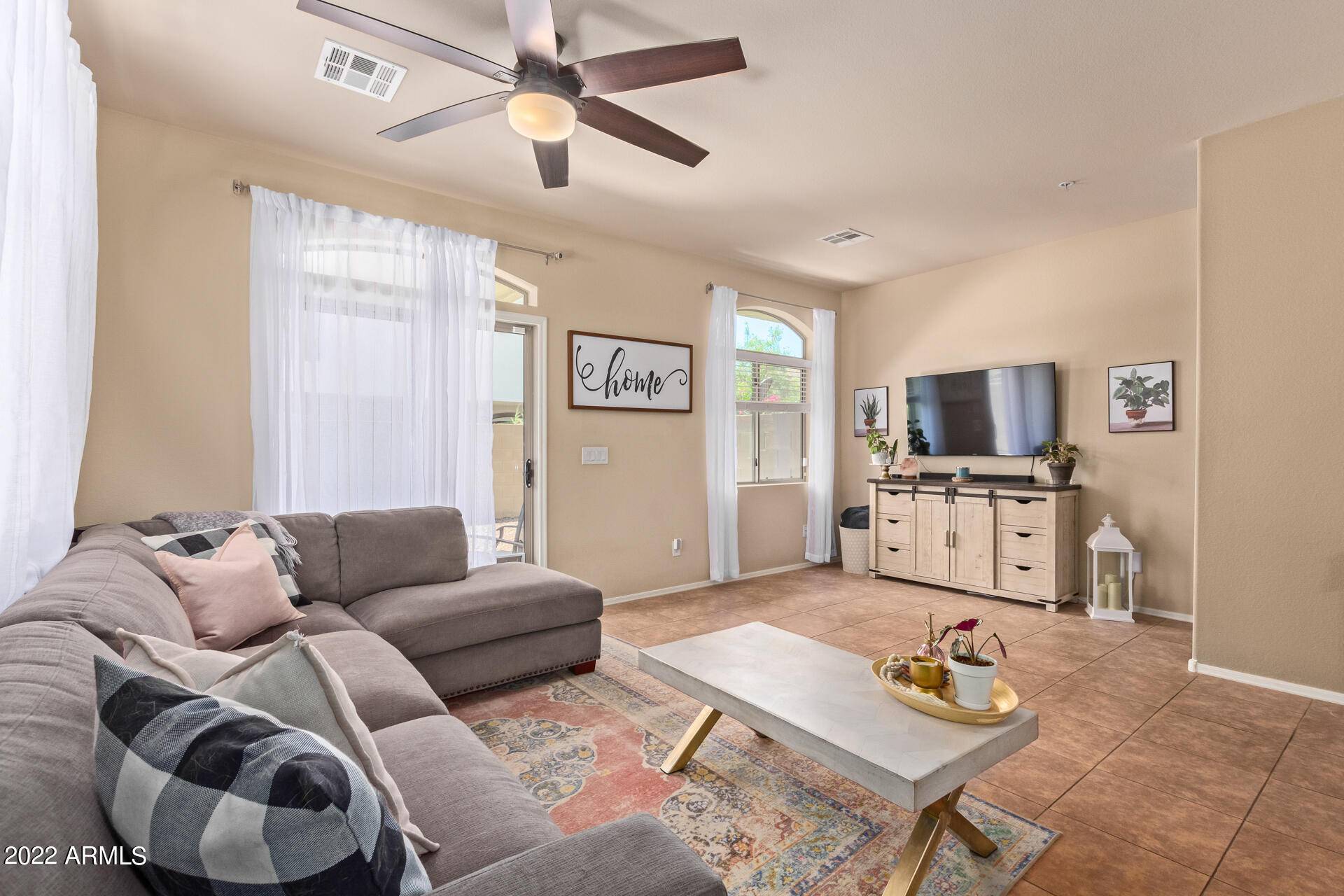 Phoenix, AZ 85024,2725 E MINE CREEK Road #1055