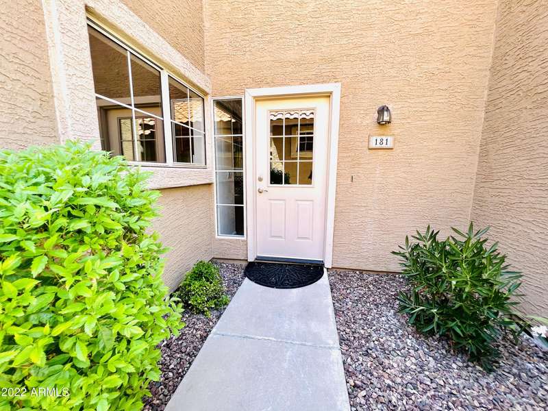 1633 E LAKESIDE Drive #181, Gilbert, AZ 85234