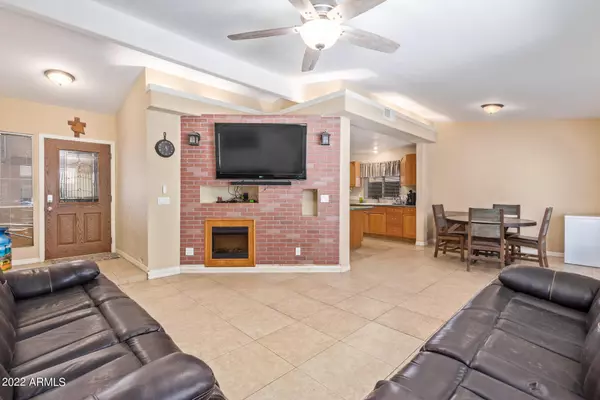 Mesa, AZ 85204,836 S BRIAR --