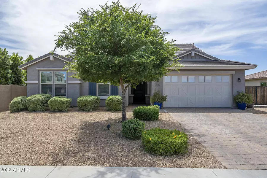 6930 S Rochester Drive, Gilbert, AZ 85298