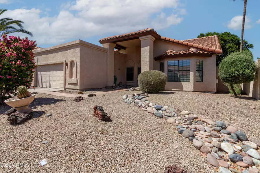 7384 W ORAIBI Drive, Glendale, AZ 85308