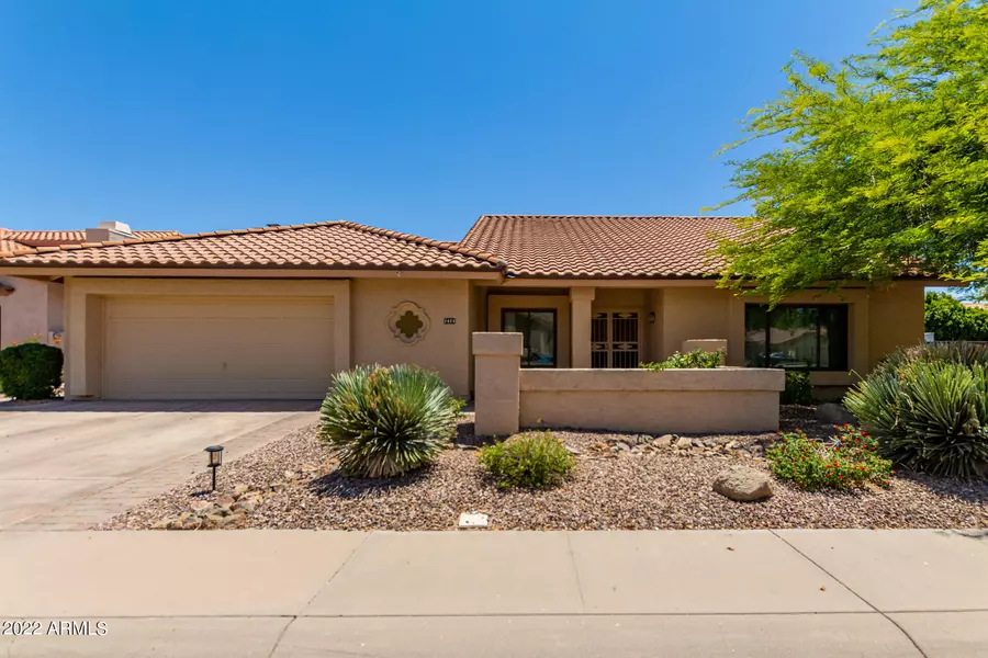 2419 W SHAWNEE Drive, Chandler, AZ 85224