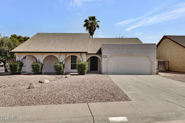 3825 W LAREDO Street, Chandler, AZ 85226