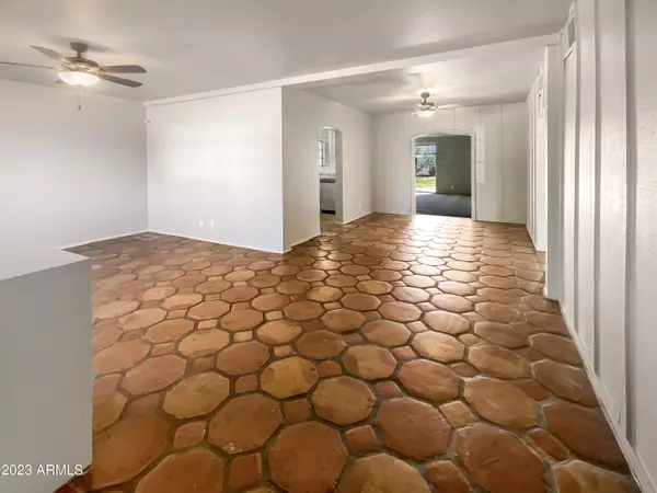 Phoenix, AZ 85013,511 W COOLIDGE Street
