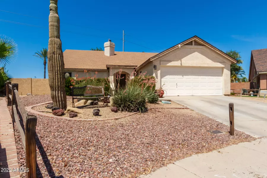 7838 W FLYNN Lane, Glendale, AZ 85303