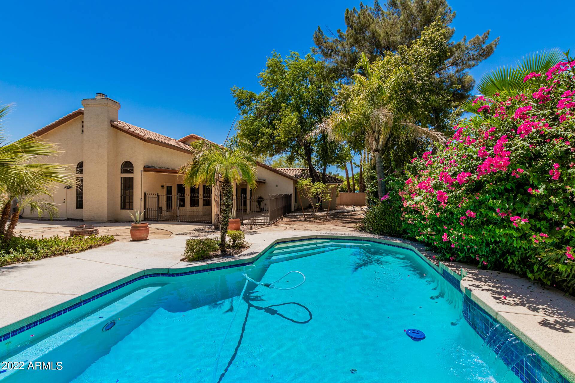 284 E RHEA Road, Tempe, AZ 85284