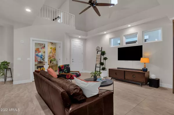 Phoenix, AZ 85045,222 W MOUNTAIN SAGE Drive