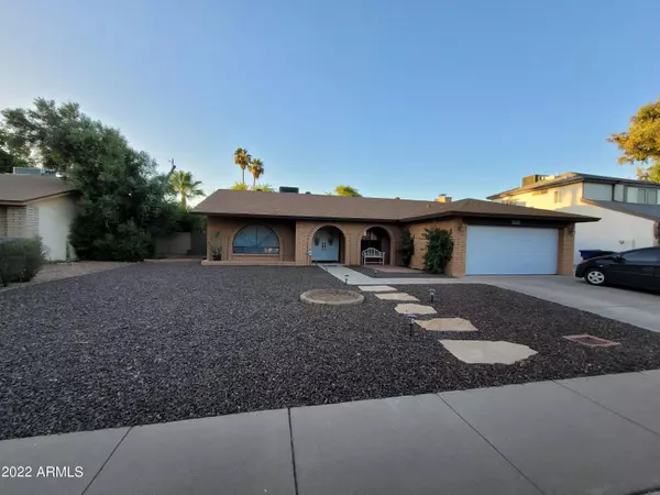 864 W PORTOBELLO Avenue, Mesa, AZ 85210