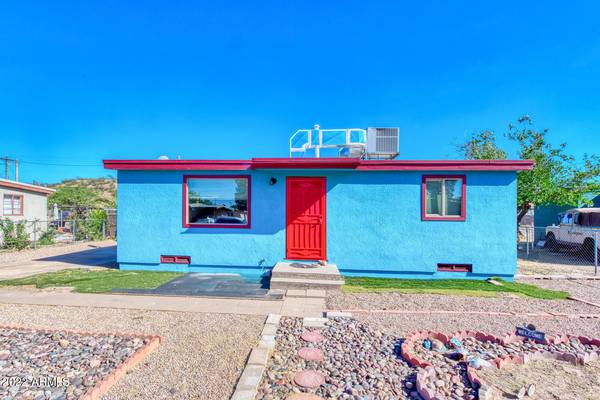 Huachuca City, AZ 85616,122 E APACHE Street