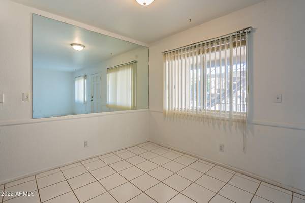 Phoenix, AZ 85016,2228 E CAMPBELL Avenue #127