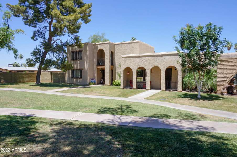 2112 E MINTON Drive, Tempe, AZ 85282