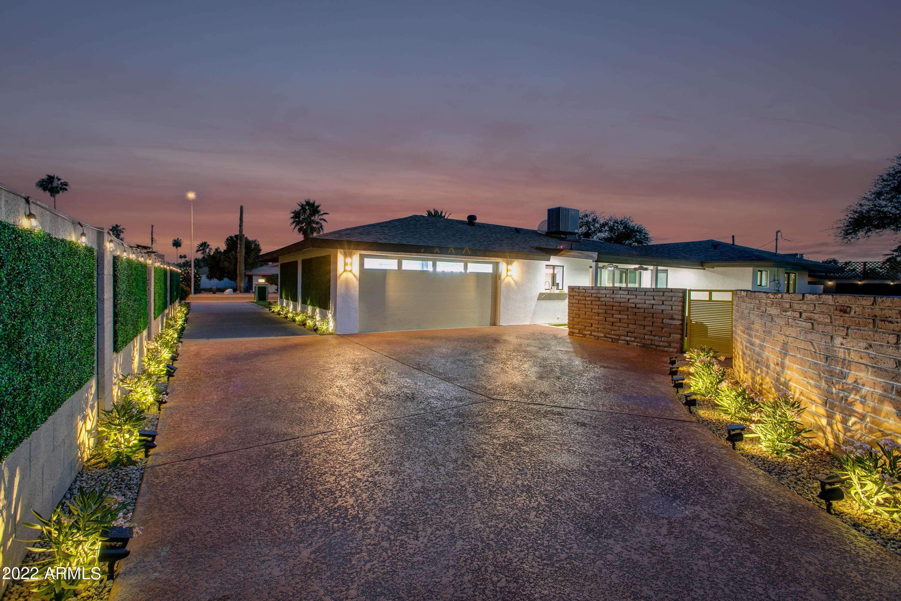 8214 E NORTHLAND Drive, Scottsdale, AZ 85251