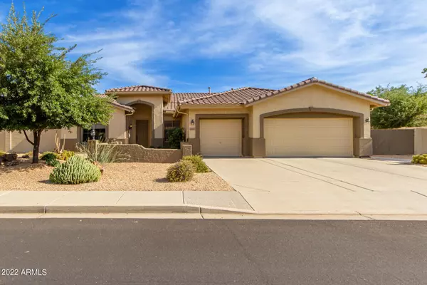 8211 W FOOTHILL Drive, Peoria, AZ 85383