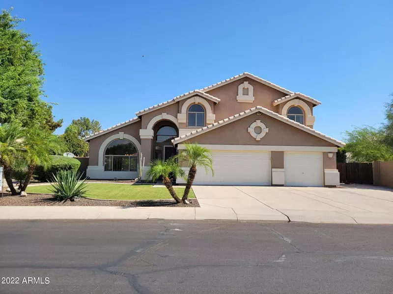 686 W MERRILL Avenue, Gilbert, AZ 85233