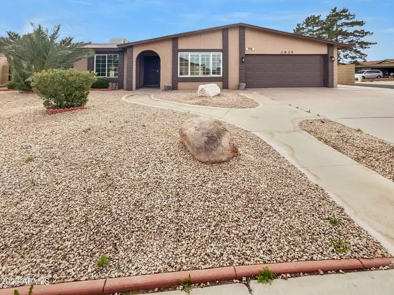 3935 W FRIESS Drive, Phoenix, AZ 85053