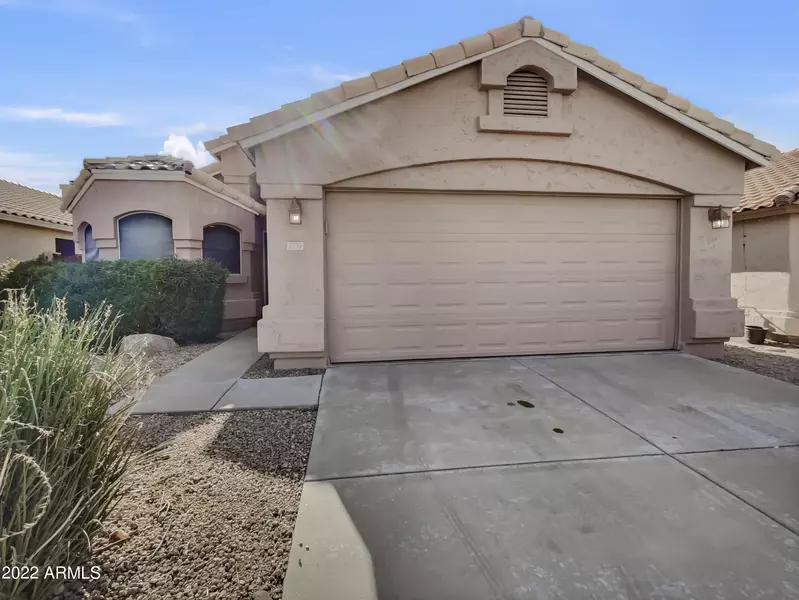 2239 E ROBIN Lane, Phoenix, AZ 85024