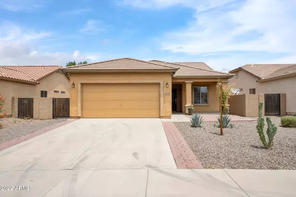 390 E YELLOW WOOD Avenue, San Tan Valley, AZ 85140