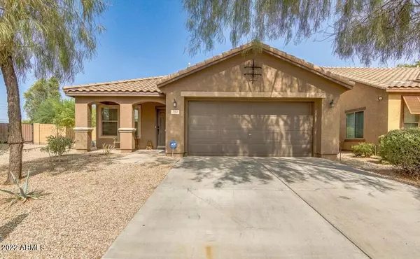 702 E DESERT MOON Trail, San Tan Valley, AZ 85143