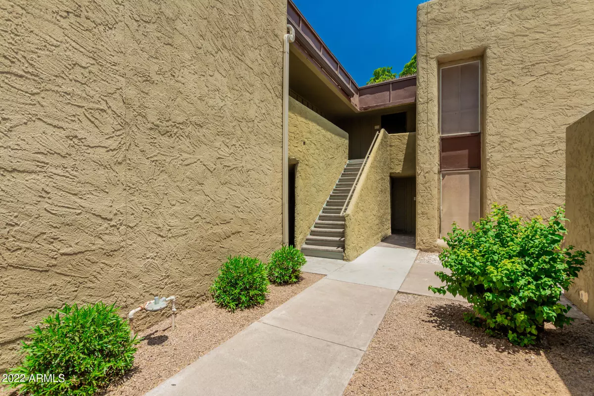 Phoenix, AZ 85015,1701 W TUCKEY Lane #221