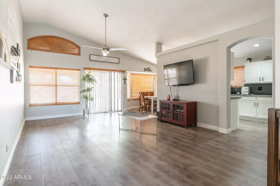 627 N REDROCK Street, Gilbert, AZ 85234