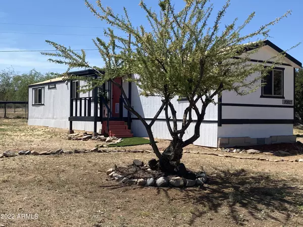 20827 E CEDAR Drive, Mayer, AZ 86333