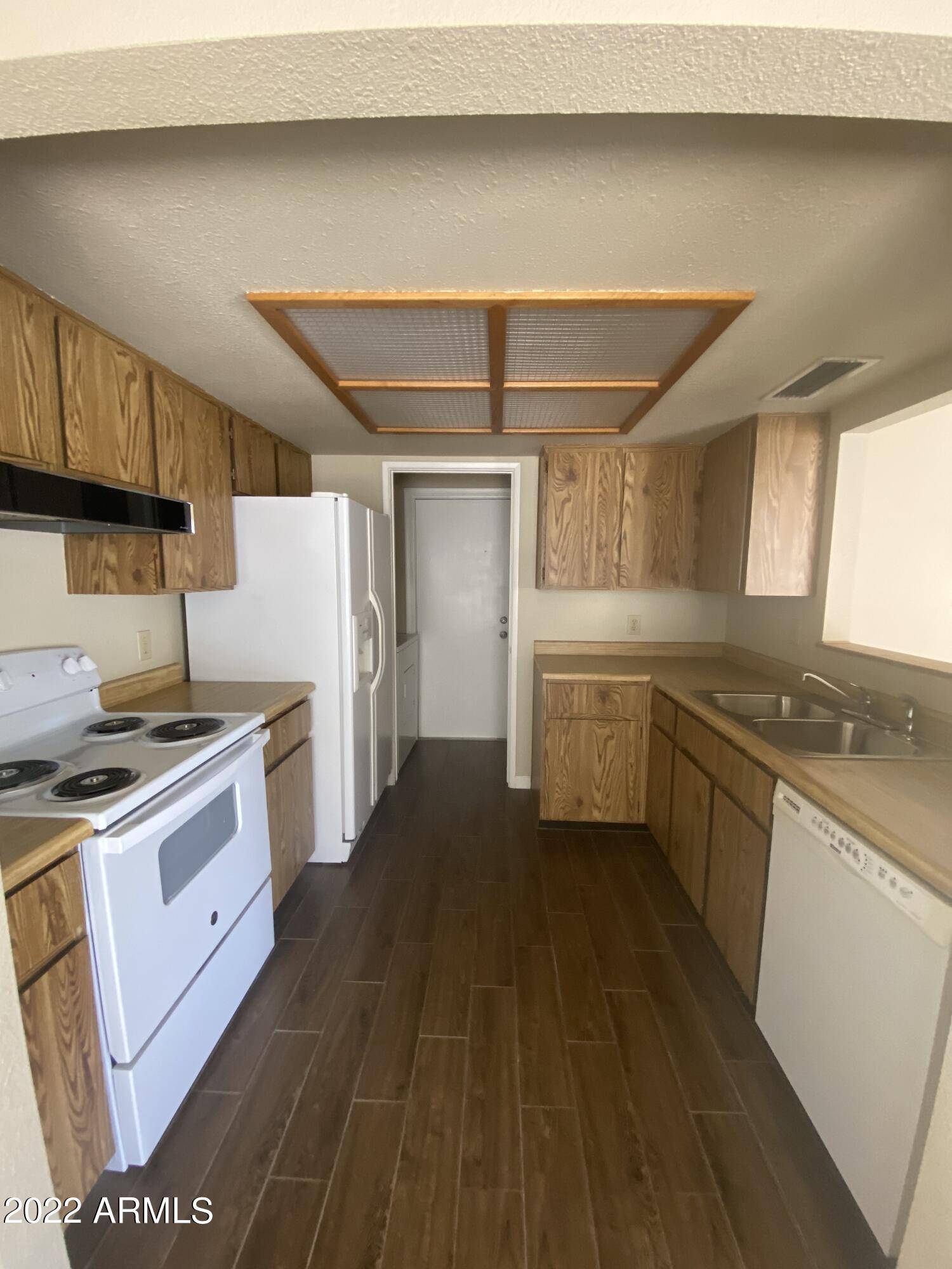 Tempe, AZ 85283,521 W COLGATE Drive