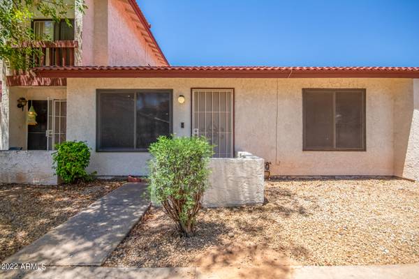 Phoenix, AZ 85032,2842 E BECK Lane #3