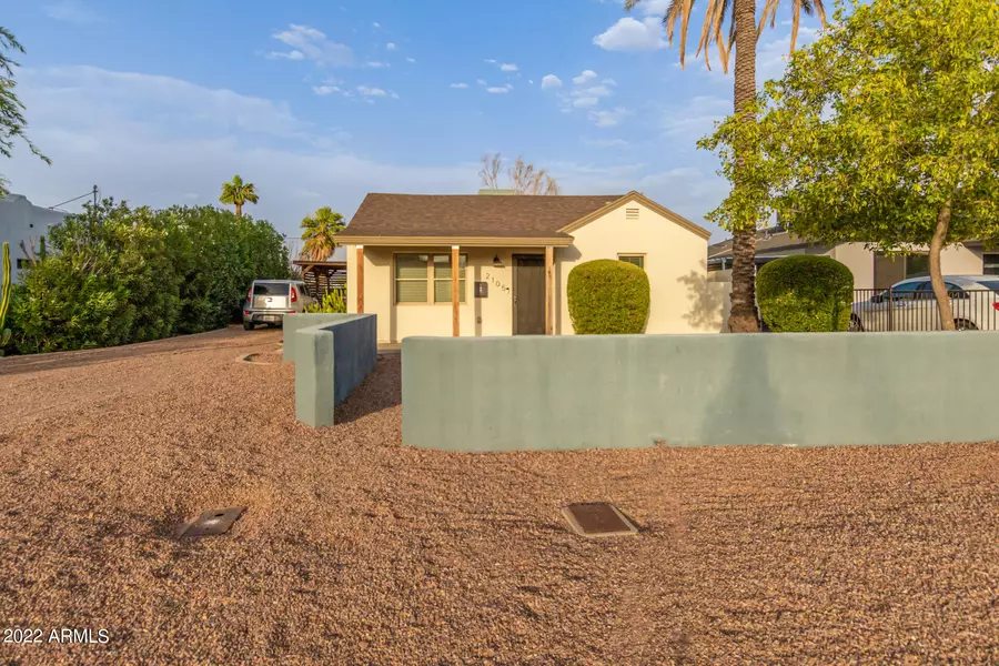 2105 N 25TH Place, Phoenix, AZ 85008