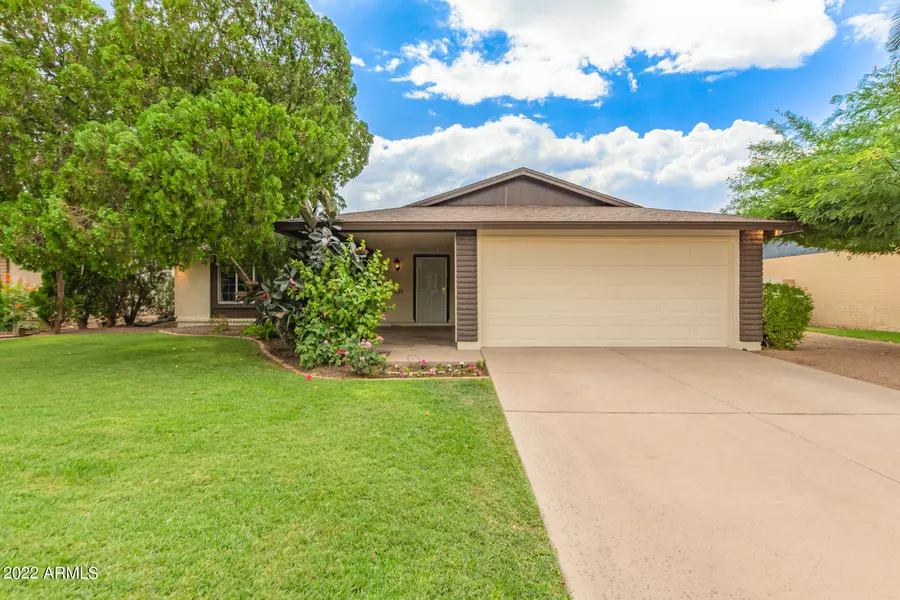 2406 N COMANCHE Drive, Chandler, AZ 85224