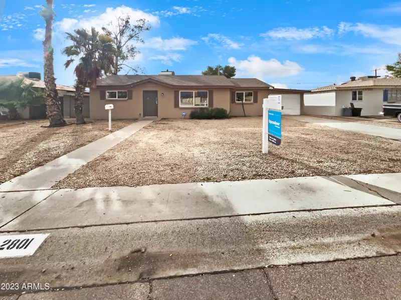 2801 W LAWRENCE Lane, Phoenix, AZ 85051