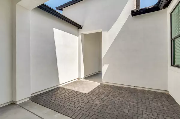 San Tan Valley, AZ 85140,1110 E LA FORTUNA Court