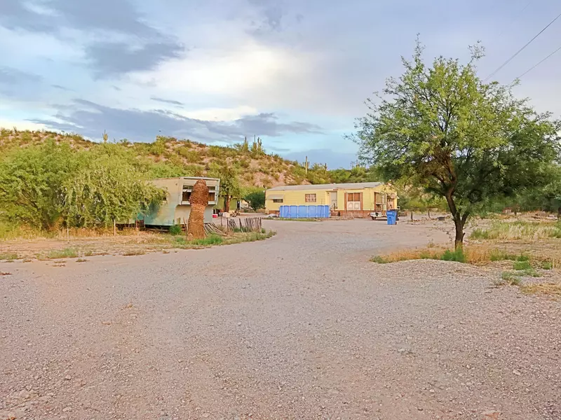 6245 N NORTHRIDGE Drive, Winkelman, AZ 85192