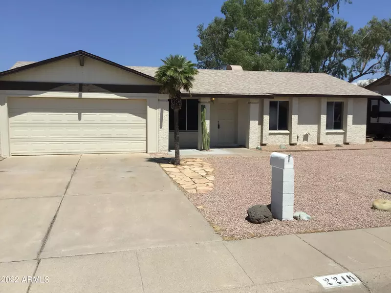 2216 W WICKIEUP Lane, Phoenix, AZ 85027