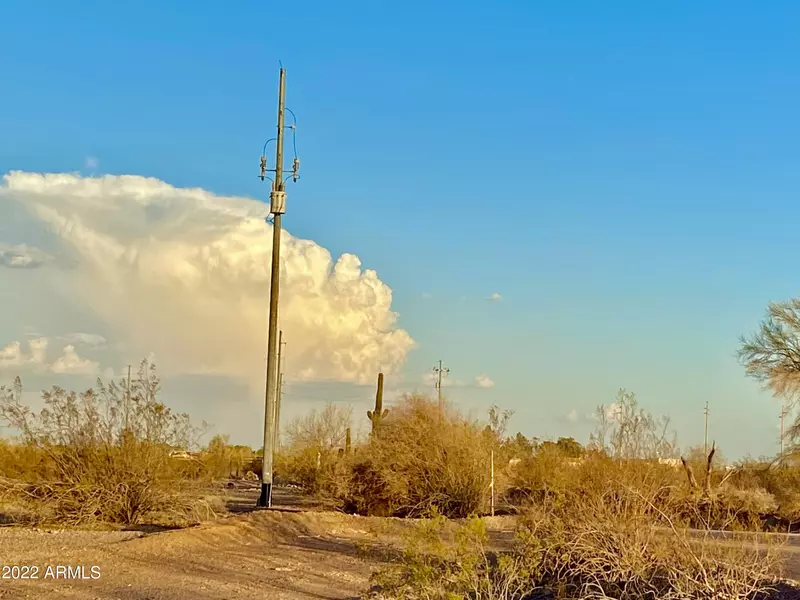 La Posa Rd 5.89 Acres -- #3, Bouse, AZ 85325