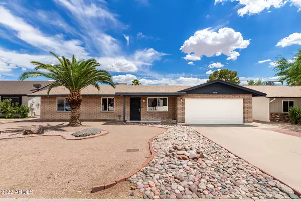 9057 E GRANDVIEW Drive, Mesa, AZ 85207