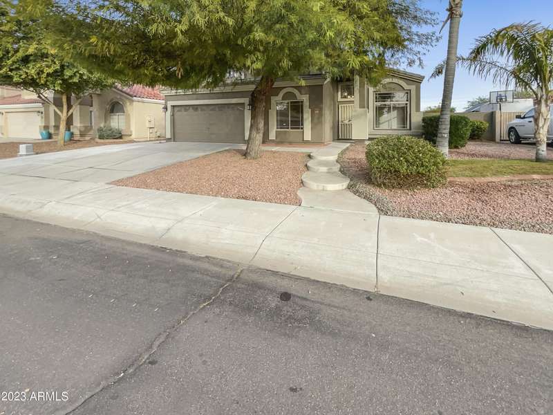 8626 W KEIM Drive, Glendale, AZ 85305