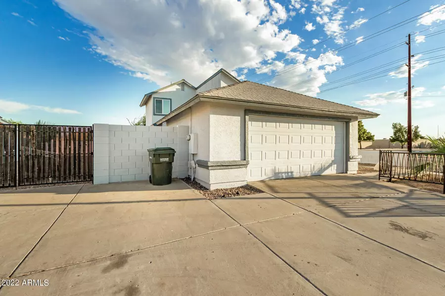 9031 W INDIANOLA Avenue, Phoenix, AZ 85037