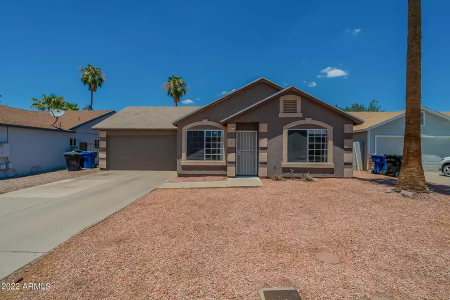 124 W IVYGLEN Street, Mesa, AZ 85201