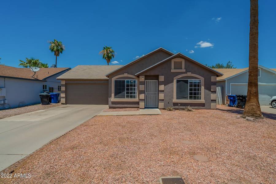 124 W IVYGLEN Street, Mesa, AZ 85201