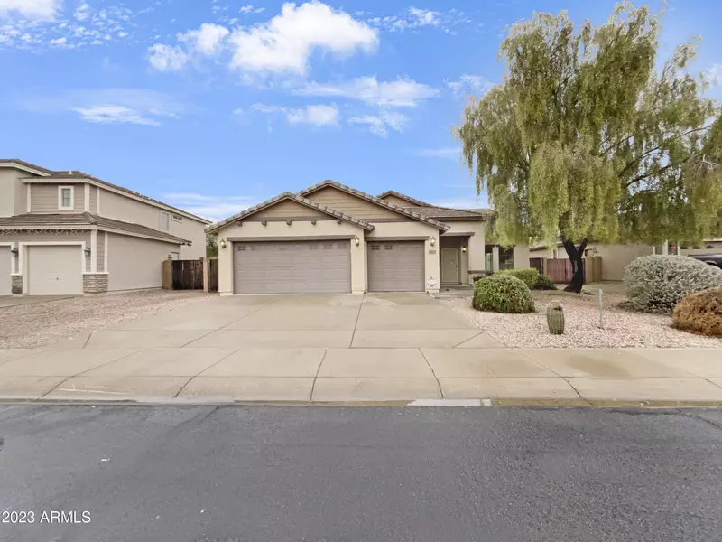 2414 W SUNSET Way, Queen Creek, AZ 85144