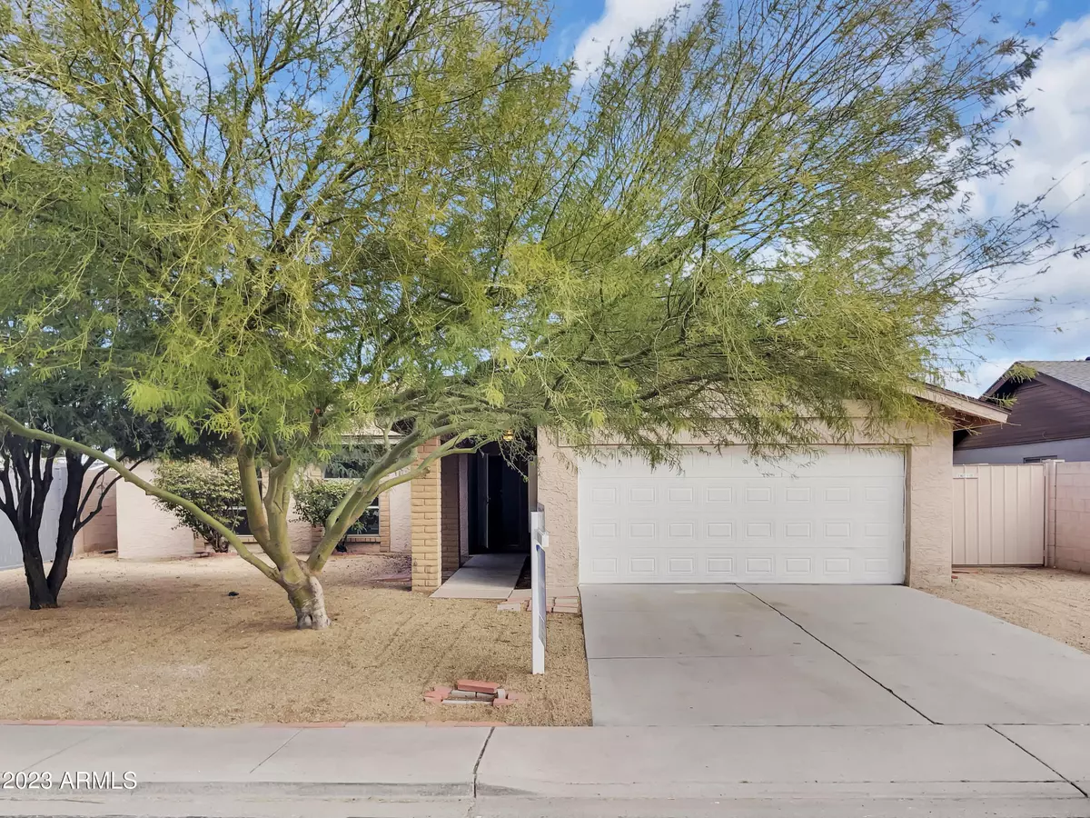 Mesa, AZ 85201,727 N CHOLLA --