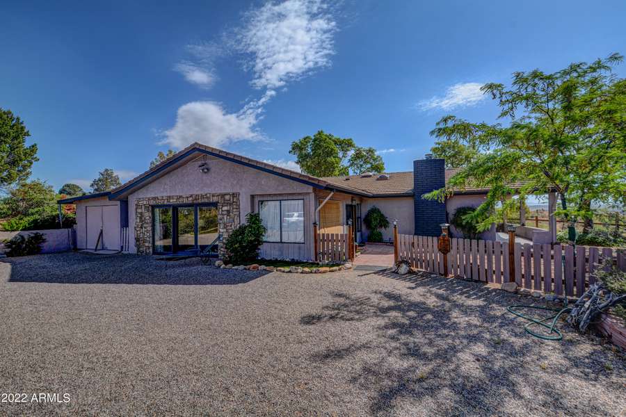 17633 S Tawny Lane, Peeples Valley, AZ 86332