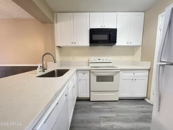 Chandler, AZ 85225,1961 N HARTFORD Street #1027