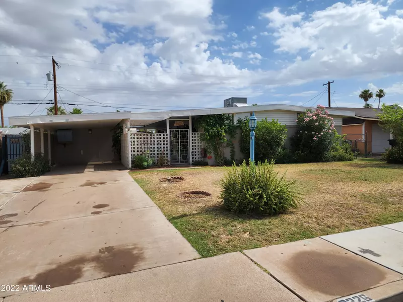 2226 E BRAMBLE Avenue, Mesa, AZ 85204