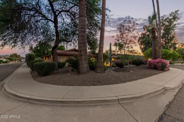 Phoenix, AZ 85023,301 W COUNTRY GABLES Drive