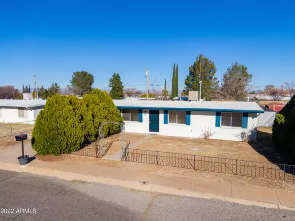 310 2nd Street, Huachuca City, AZ 85616