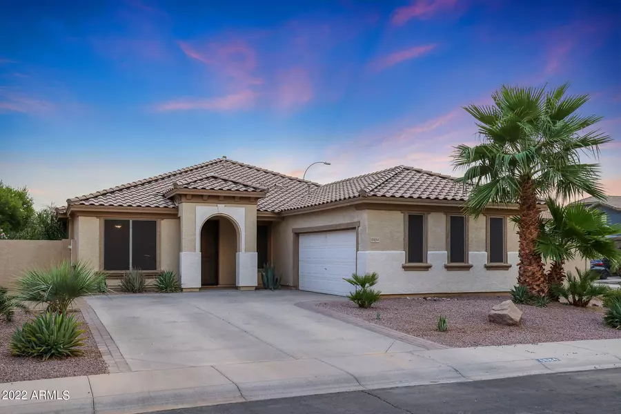 6884 S OPAL Drive, Chandler, AZ 85249