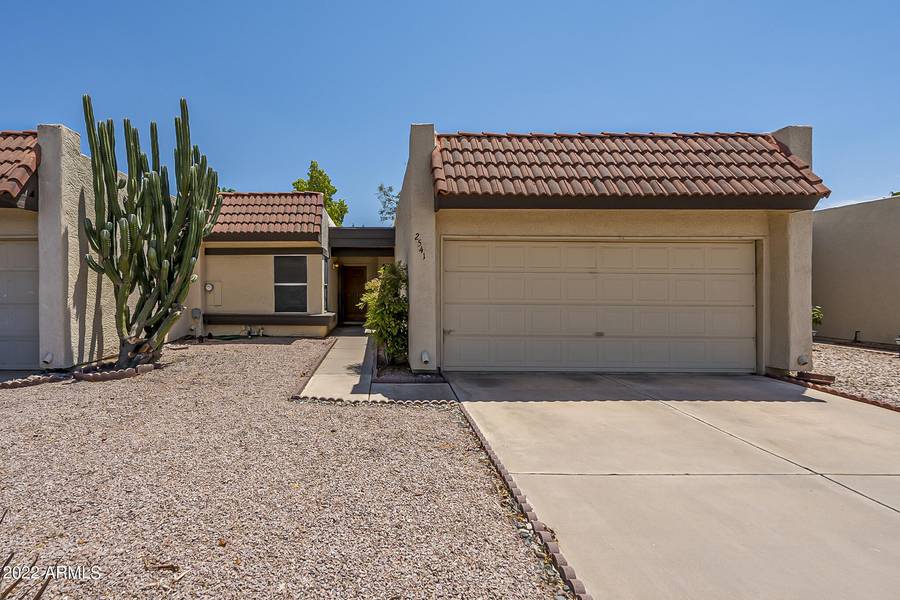 2541 E WAGONER Road, Phoenix, AZ 85032